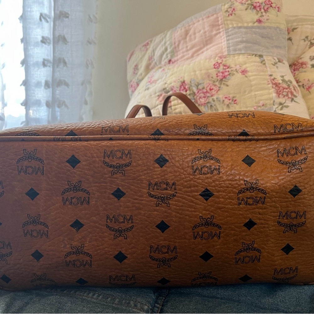 2 for Authentic MCM Cognac Visetos Tote and  new felt organizer - Picture 7 of 15